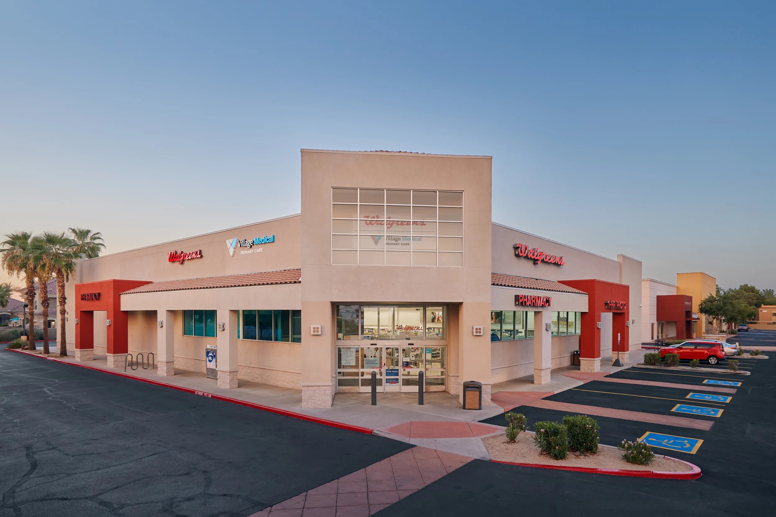 Walgreens On Great Southwest Parkway - 597w0oj